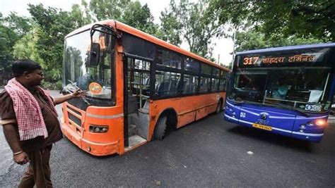 Delhi Govt To Induct 190 Low Floor CNG Buses Into Public Transport