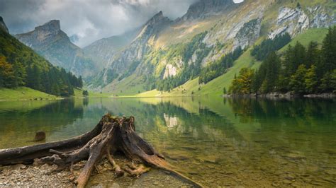 Le summum de la fraîcheur les 5 plus beaux lacs de montagne de Suisse