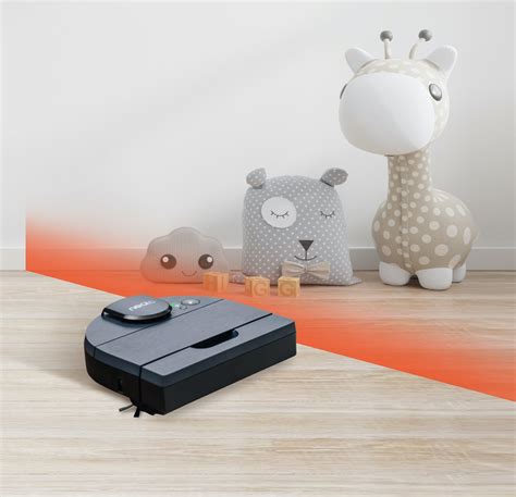 Neato D8 Intelligent Robot Vacuum | Vacuum Cleaner | Neato Robotics