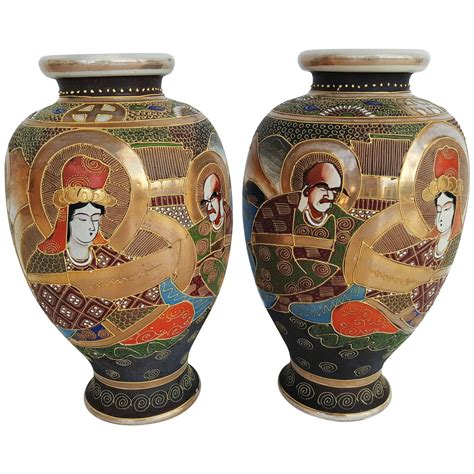 Early Th Century Pair Of Japanese Satsuma Vases In Painted Ceramic