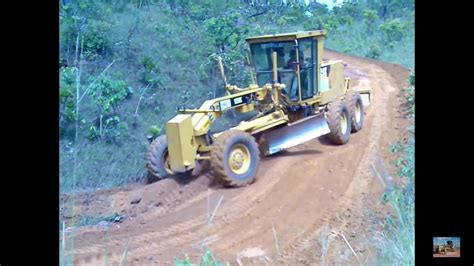 Motoniveladora K Caterpillar Trabalhando Na Ladeira Grader