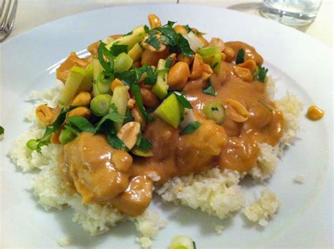 Lchf Chicken In A Creamy Peanutbuttersauce Kylling I Cremet