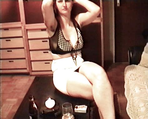 Sag Babe S Big Voluptuous Boobs White Mini Dot Bikini Porn