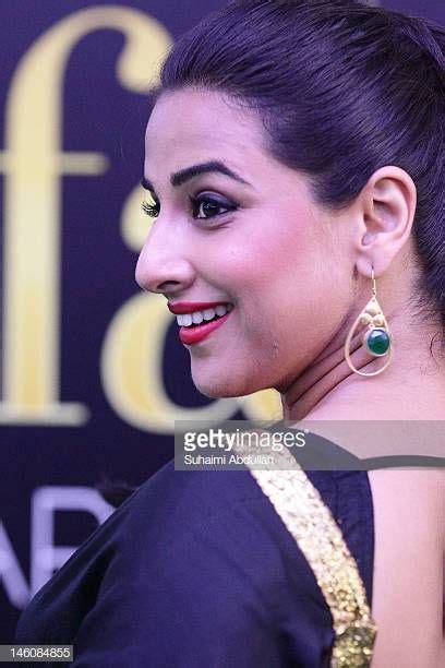 Vidya Balan Sexy Big Boobs And Ass