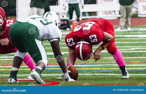 Football Long Snapper Ready To Snap The Ball Editorial Photography