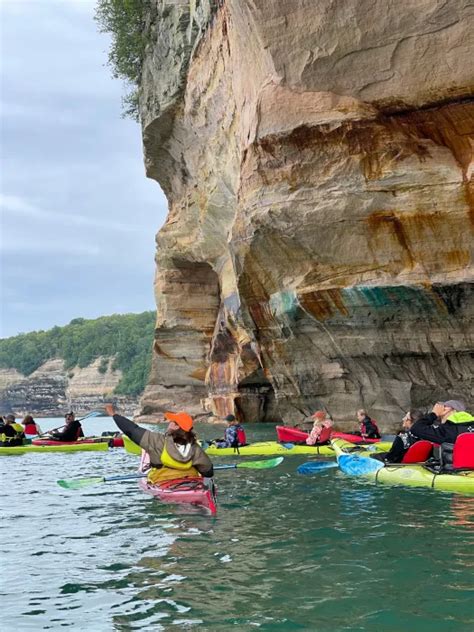 Your Guide to the Best Pictured Rocks Kayak Tour