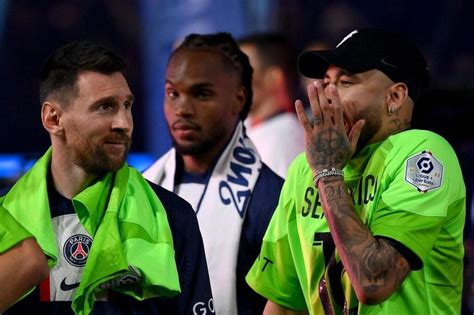 Psg Neymar Rend Hommage à Messi Après Son Départ Du Club Parisien