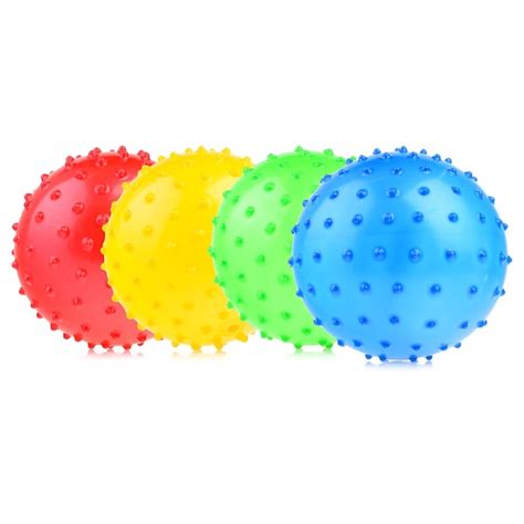 Un juego de coloridas pelotas de goma para niños muchas pelotas de