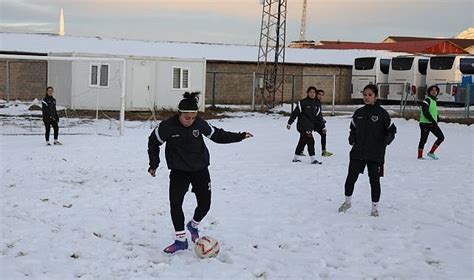 Kadın Futbol Takımı yeni sezona hazır SPOR Erzurum Pusula Gazetesi