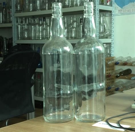 Vodka Bottle Wholesale Round Clear Empty 750ml Glass 75cl Liquor Wine Whiskey Bottle China