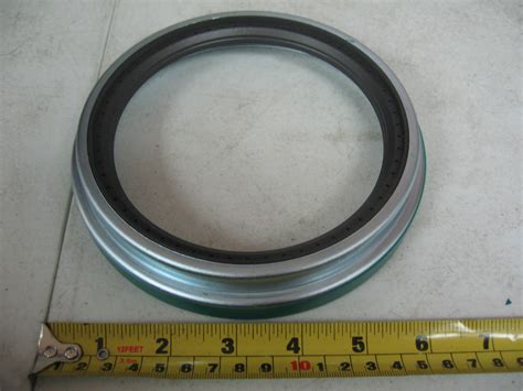 Drive Wheel Seal Skf 47697 Ref National 370003a Stemco 309 0973