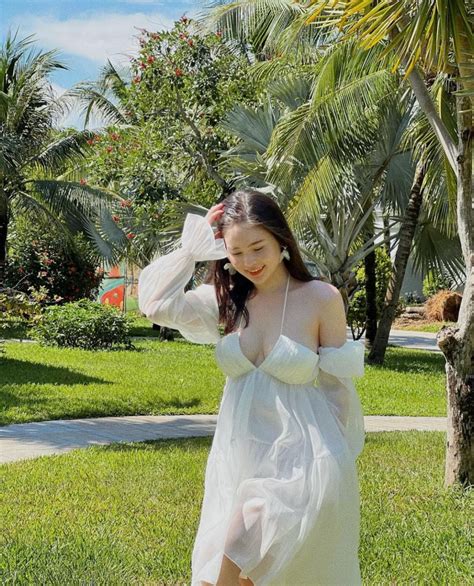 Bao năm nổi tiếng hot girl RMIT vẫn trung thành với mặc gợi cảm Báo Tri thức và Cuộc sống