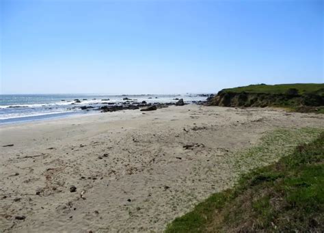 Arroyo Laguna Beach in San Simeon, CA - California Beaches