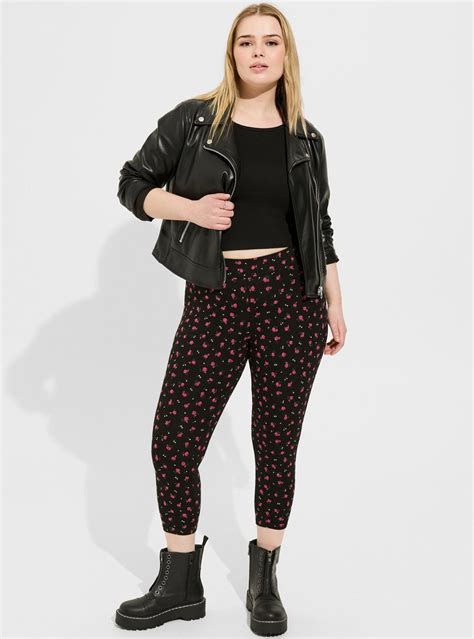 Plus Size Betsey Johnson Roses Capri Legging Torrid