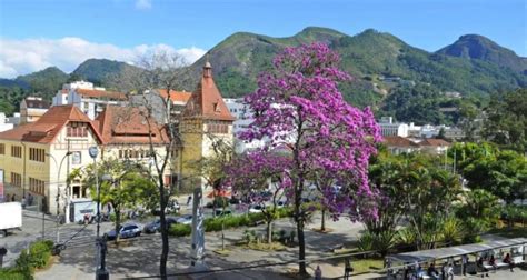 Praça Dermeval Barbosa Moreira ASCIGTUR Nova Friburgo RJ