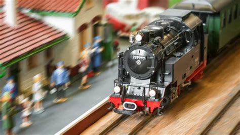 Top 11 Best Model Train Sets For Kids & Adults [2020]