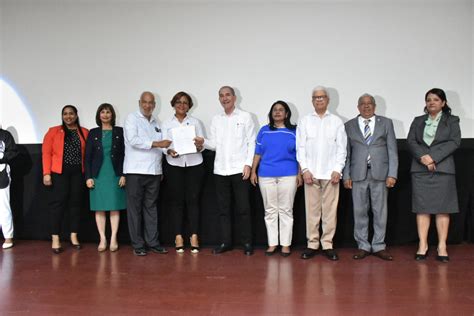 Mescyt Entrega M S De Becas Nacionales A Estudiantes De Postgrado