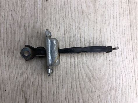 794900U000 Hyundai/Kia ограничитель двери hyundai accent rb 10-