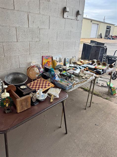 Flea market! Military stuff tools vintage stuff clothing vintage