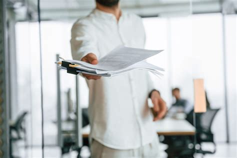 Normativas laborales que tu empresa debe cumplir en 2024