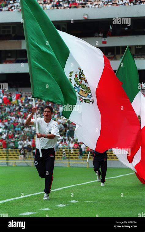 MEXICAN FLAG IN AZTEC STADIUM MEXICO 13 November 1997 Stock Photo - Alamy