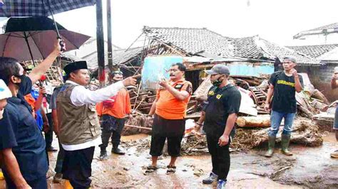 Banjir Bandang Di Sukabumi Wagub Jabar Tinjau Lokasi