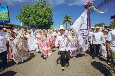 Desfile De Las Mil Polleras Innovaci N Y Fomento Del Turismo En