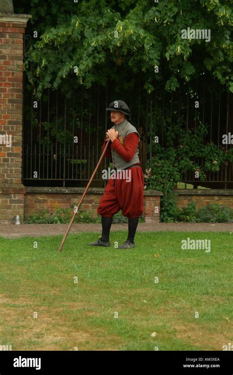 Tudor Man Costume Hi Res Stock Photography And Images Alamy