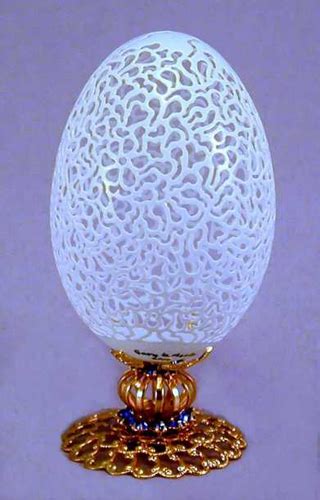 Voodoo Kitchen: Egg shell carving in China