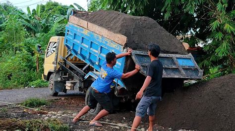 Truk Jomplang Mobil Truk Fuso Canter Hdx Bongkar Muatan Pasir Full Bak