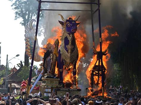 Upacara Pelebon Tokoh Ubud Bali