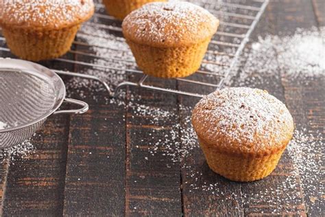 Muffins vs. Cupcakes: The 7 Differences – Holidays in the Kitchen