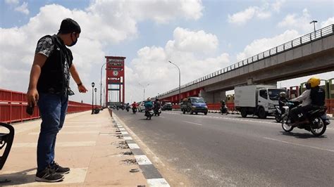 Tiang Pembatas Di Jembatan Ampera Rusak Dan Hilang Perbaikan