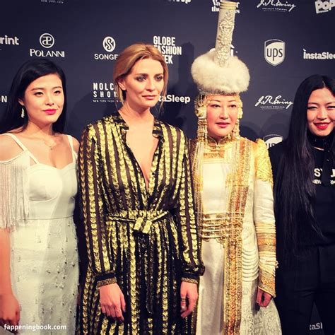 Mischa Barton Nude The Fappening Photo FappeningBook