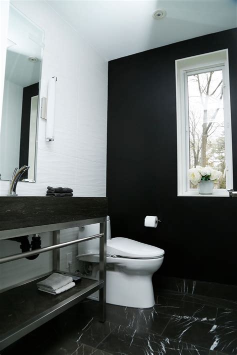 Toronto Black Accented Wall Bathroom Remodel Modern Bathroom