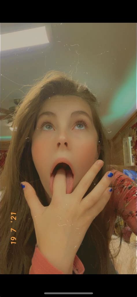 Watch Me Finger Fuck My Throat My Boyfriend Doesnt Mind Scrolller