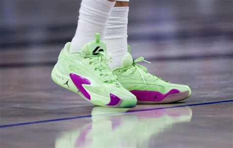 the shoes of Dallas Mavericks guard Luka Doncic (77) during the second ...