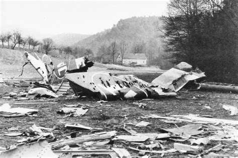 Выжила при падении с 10 000 метров | Расследования авиакатастроф | Дзен