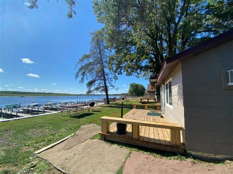 Riverside 2 Bedroom Cabins (#1-5) - Border View Lodge