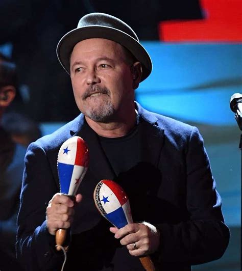 Rubén Blades Luis Fonsi Y Más Destacan En Los Latin Grammy 2017