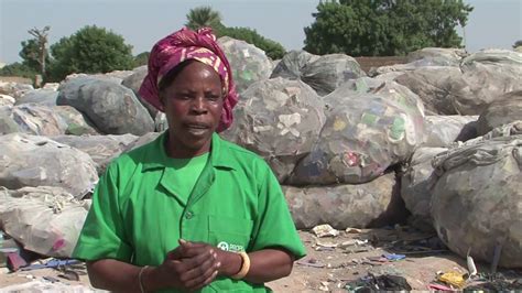 La valorisation des déchets plastiques au Sénégal YouTube