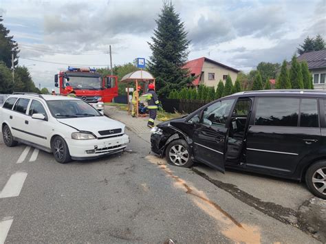 Wypadek Pod Tarnowem W Koszycach Wielkich Zderzy Y Si Dwa Samochody