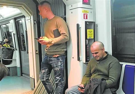 Viaja En Metro Tiene M S Pelo Y Lo Para Todo Los Poderes De Ter Stegen