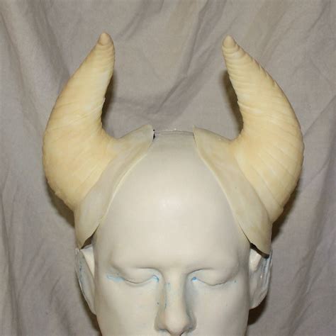 20.5cm (8") Beast Horns