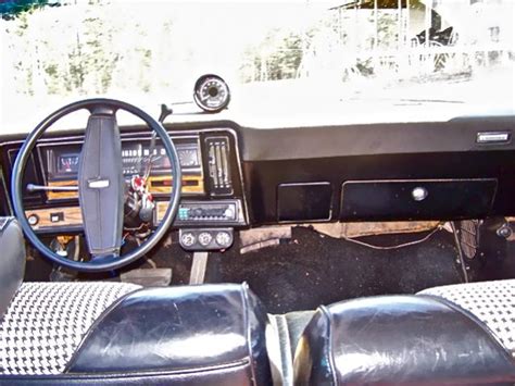 1982 Oldsmobile Omega - Information and photos - MOMENTcar