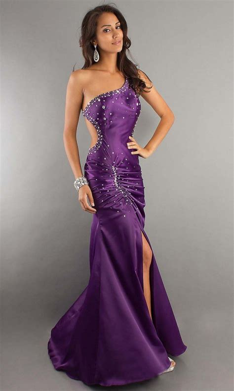 25 Sexy Prom Dresses For Women