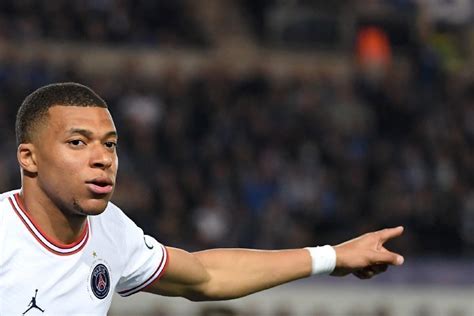 Mbappé A Un Accord Avec Le Psg Et Le Real Madrid Selon Sa Mère à