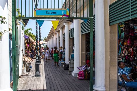 Nassau Straw Market: Enjoy Shopping on Bay Street Nassau