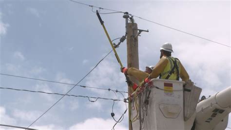 Energy Crews Work To Restore Power After Winter Storm Cbs Denver