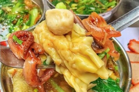 T Ng H P Qu N N V T G N Y Ang Hot R N R N Gi I Tr S I G N